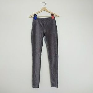 BNWOT Hue Grey Corduroy Leggings w Back Pockets